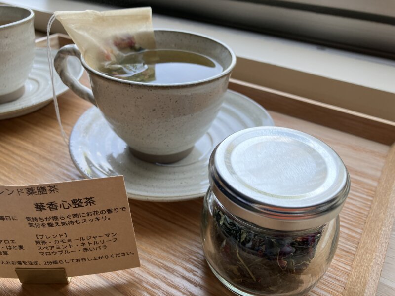 「秋保風雅」の客室に備え付けのお茶（「華香心整茶」）