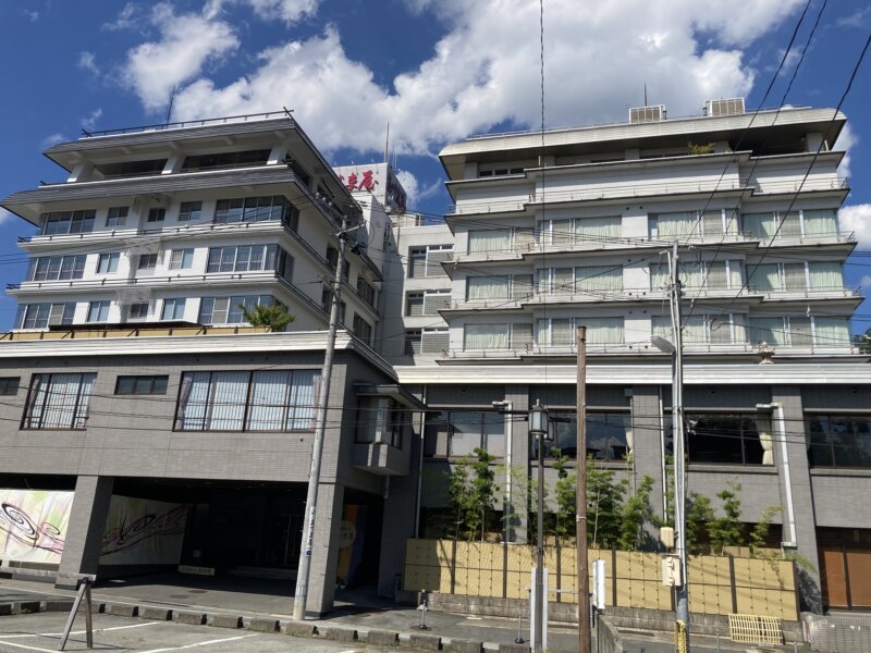 「果実の山 あづま屋」の建物の外観